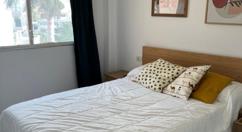 Dominica beautiful apartment in the first Oceanline in Los Cristianos.