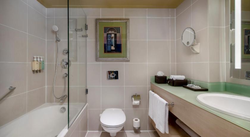 Image of Luxury Room with Club Millesime Access , Full Nile view and Twin bed 2