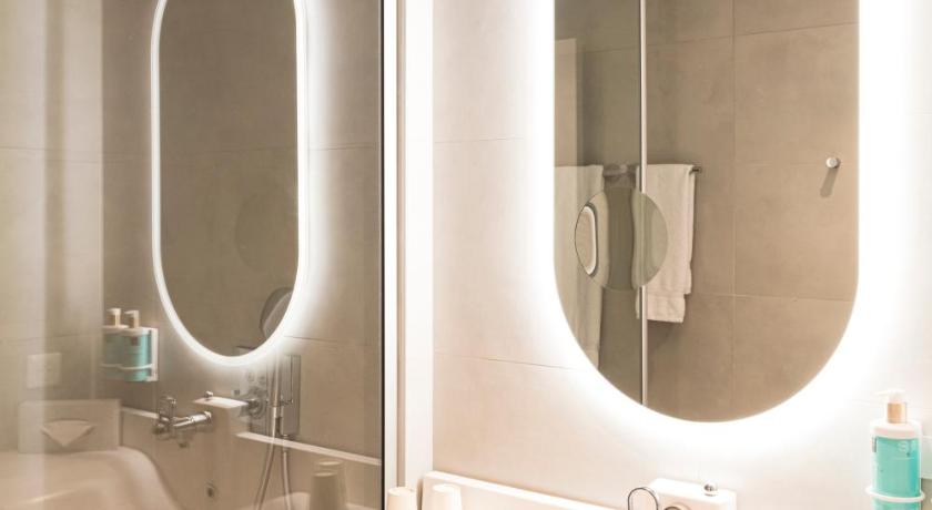 Image of Superior room - Queen Size bed - Accessible to the disabled 3