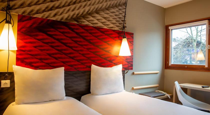 Image of Standard Twin Bed 4