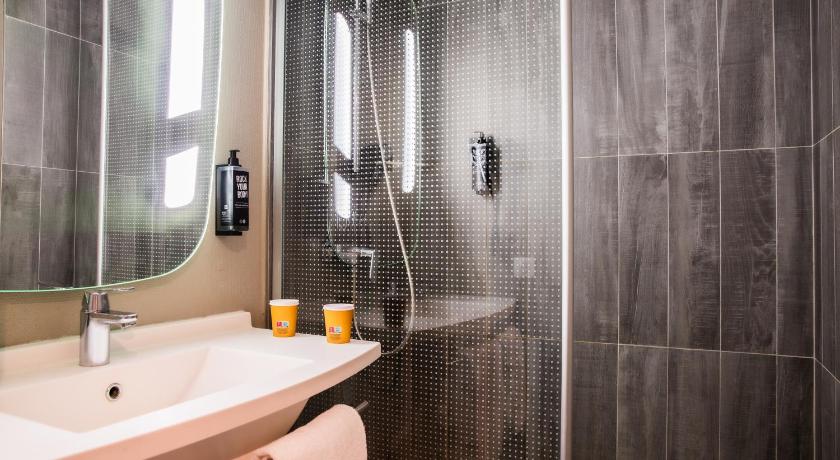 Image of Standard Accessible Handicapp Room With 1 Double Bed 6