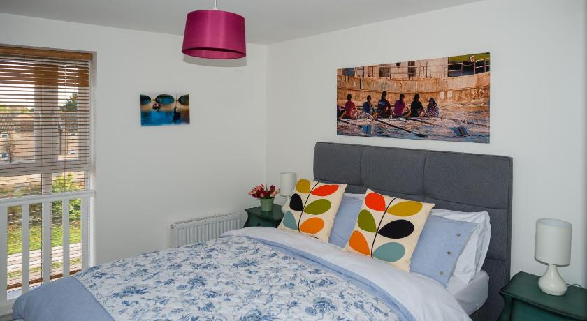 Cambridge Orchard Apartments - 2 double bedrooms