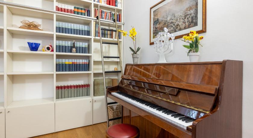 Rome Vatican home garden by Varental 4-Star Single Room lobby