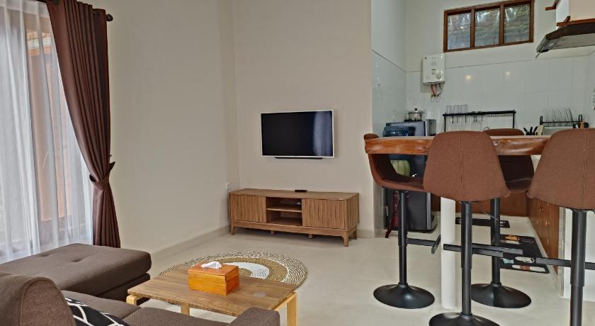 Image of Two-Bedroom House 4