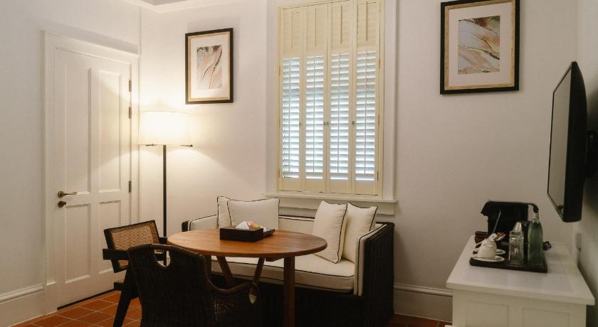 Image of Grand Deluxe Plus King Bedroom 15