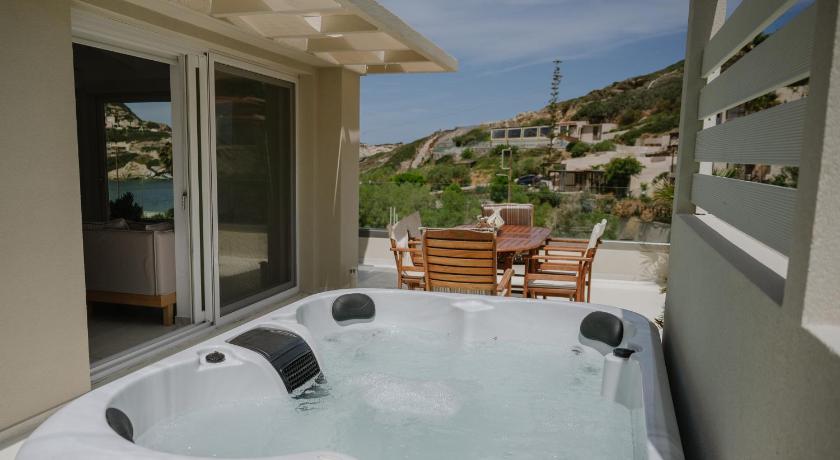 Image of Deluxe Suite with Spa Bath 5