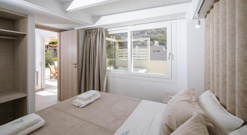 Image of Deluxe Suite with Spa Bath 7