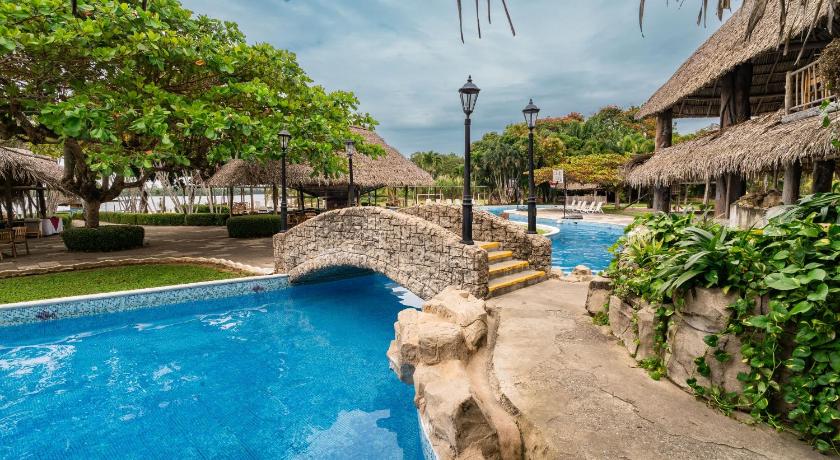 Puerto Barrios Amatique Bay Hotel 5-Star Hotel lobby