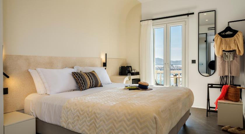 Yalos Hotel Sunset view Mykonos town private rooms