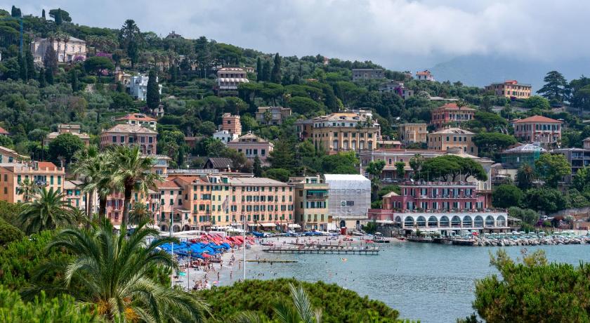 Loft Cristina - La piazzetta fronte mare