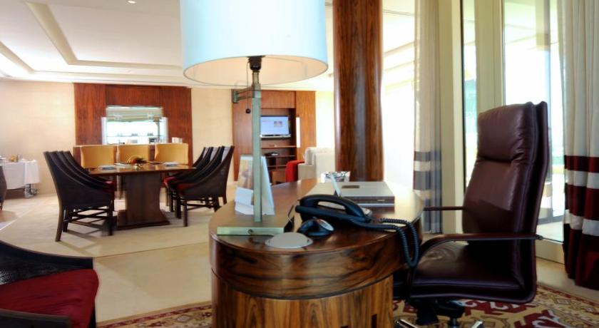 Image of Landmark Suite 12