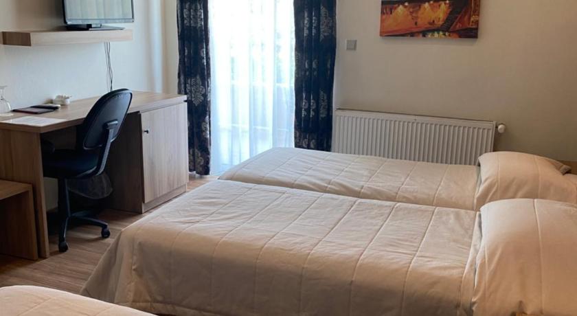 Image of Triple Room 3