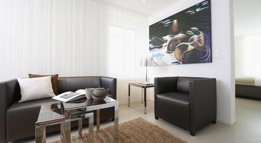 Image of Junior One-Bedroom Apartment 4