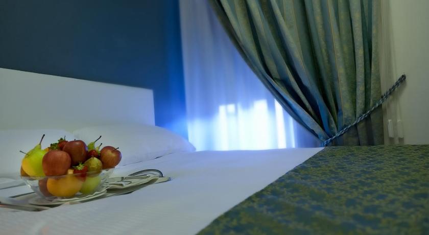 Image of Single Room 1