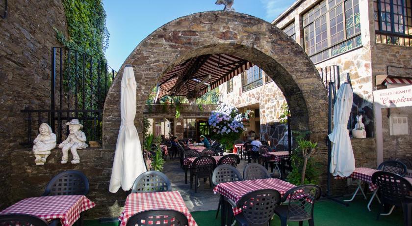 Triacastela Triacastela Sunset Terrace 4-Star Single Room lobby