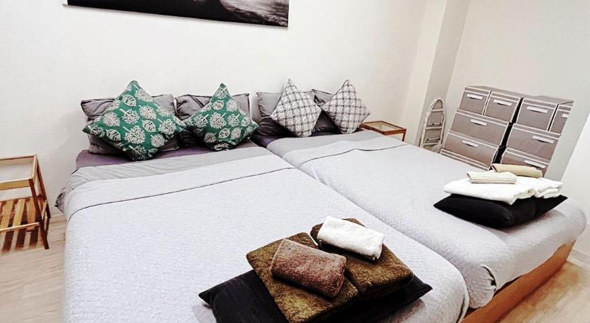 Osaka 新大阪徒步30秒 Shinosaka Station 30s, Direct to Kansai Airport 關西空港直達, Shinkansen to Kyoto, Tokyo & Nagoya 3-Star Single Room room