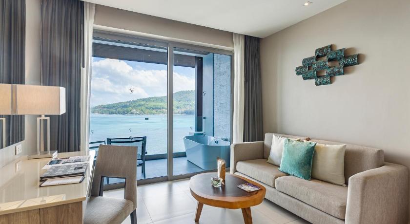 Image of Sea View Deluxe Double 7