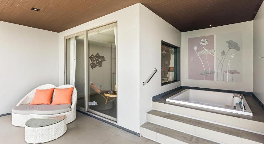Image of Romance Suite 2
