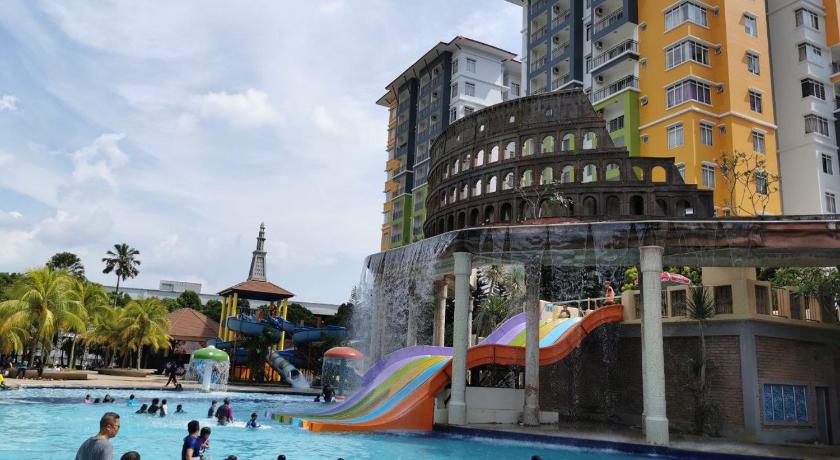 マラッカ AnaStays Premier Suite Studio & Apartment @Melaka Waterpark Resort 5つ星 ゲストハウス プール