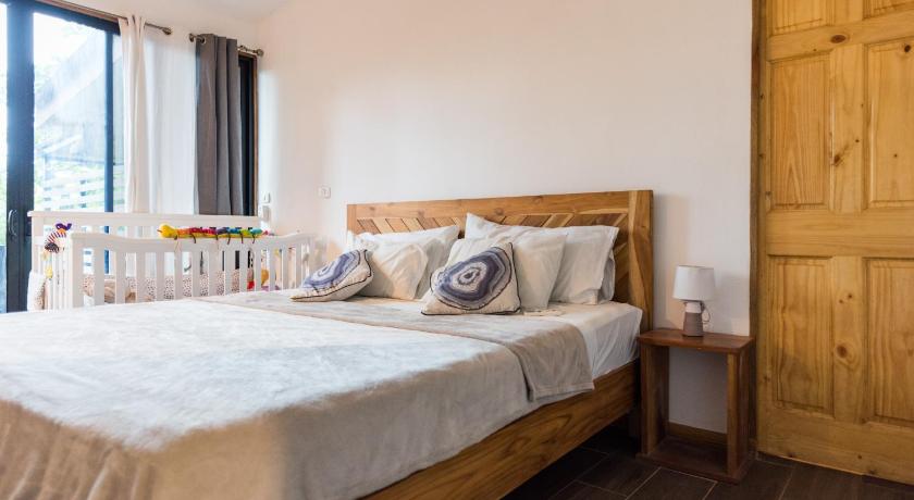 Image of Three-Bedroom Townhouse 3