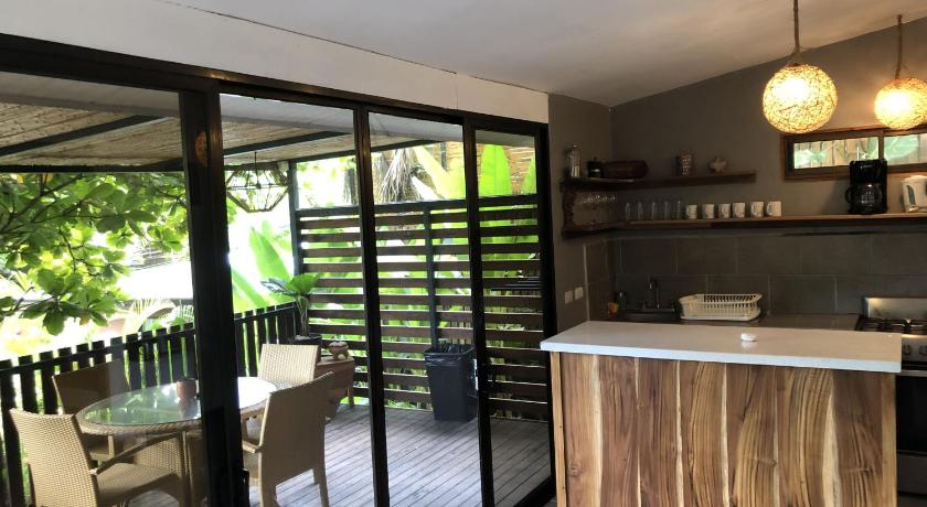 Image of Three-Bedroom Townhouse 8