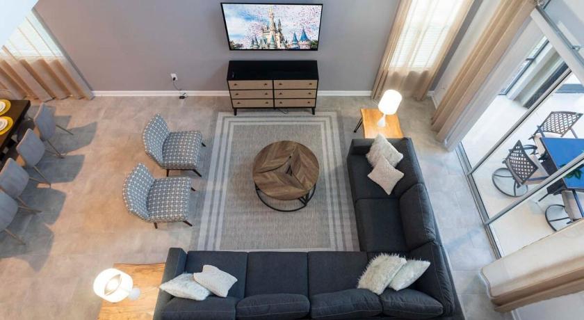 Spacious & Comfy Retreat Prime Location Amazing - image 6