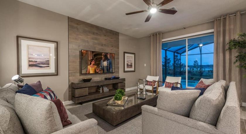Chic Luxury Haven - Unforgettable Retreat - image 10