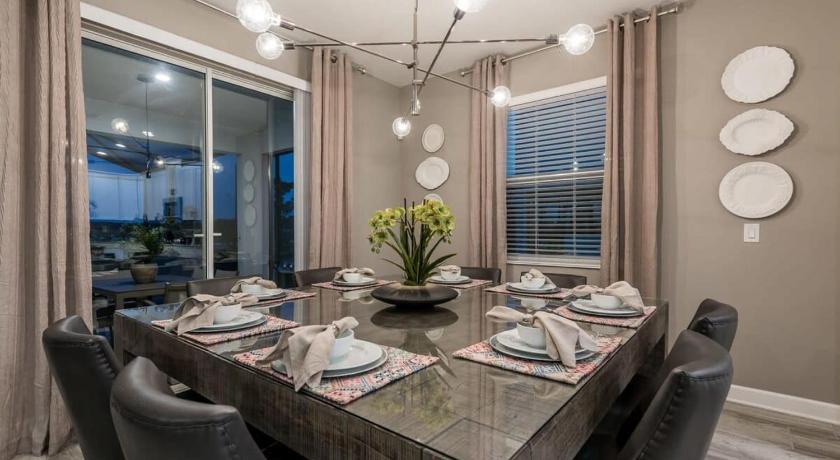 Chic Luxury Haven - Unforgettable Retreat - image 2