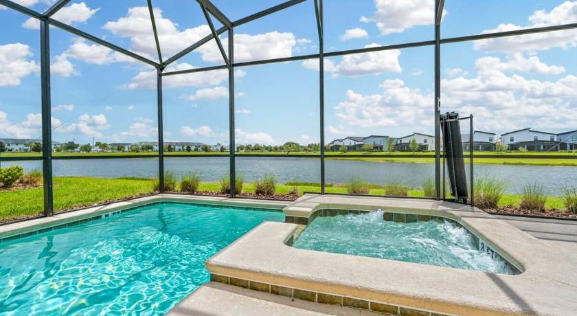 Luxury Storey Lake Retreat - Spacious Disney-Near - image 14
