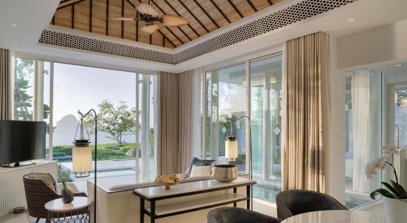Image of Beachfront Pool Villa 8