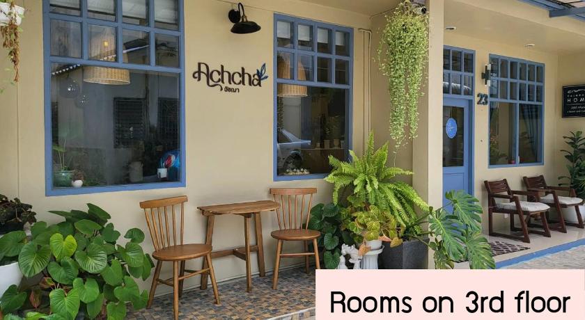 Achcha hotel - itsaraphap MRT station - Wat Arun