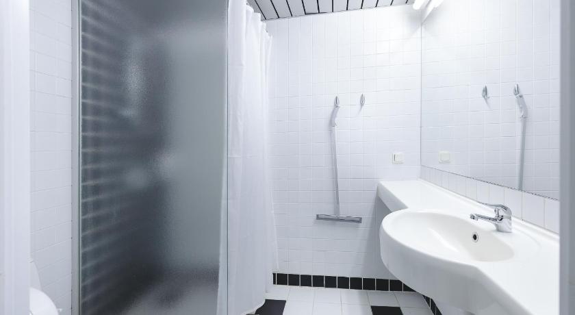 Image of Standard Triple Room 4