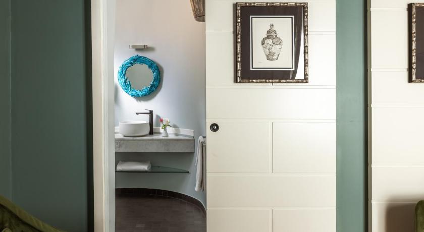 Image of Nine Suite 17