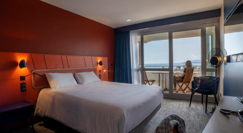 Image of Classic Room Facing The Sea With 1 Double Bed 0