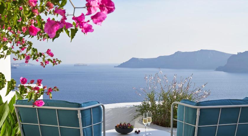 Image of Senior Suite Caldera View 5