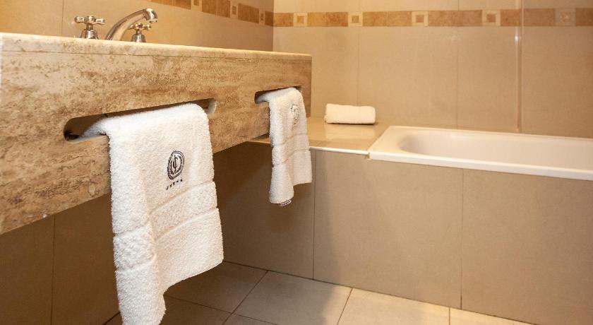 Image of Standard Triple Room 9