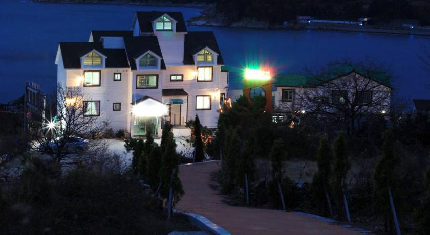 巨济 Light Sky Pension 3星级 住宿 泳池