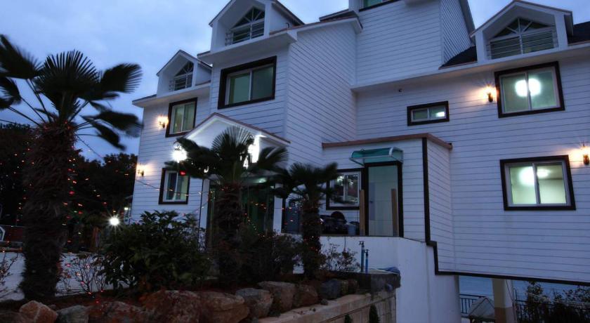 巨济 Light Sky Pension 3星级 住宿 大堂