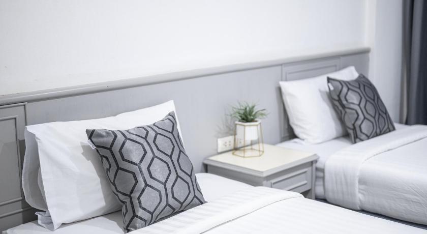 Image of Standard Twin Room 12
