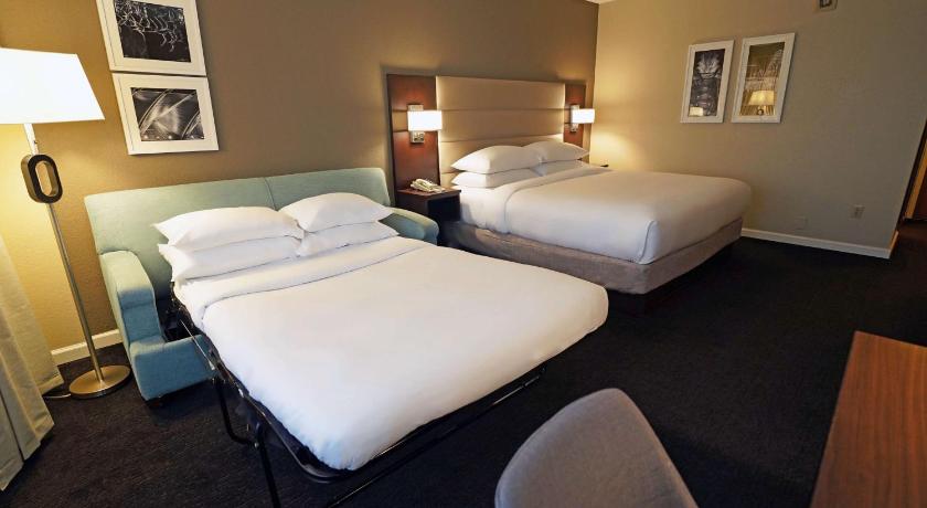 Image of 1 KING BED - SOFA BED 4