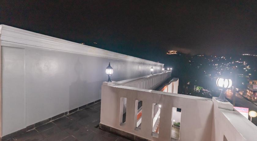RedDoorz @ Hotel Arwana Tugu Puncak - image 5