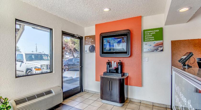 Motel 6-Stockton, CA - Charter Way West