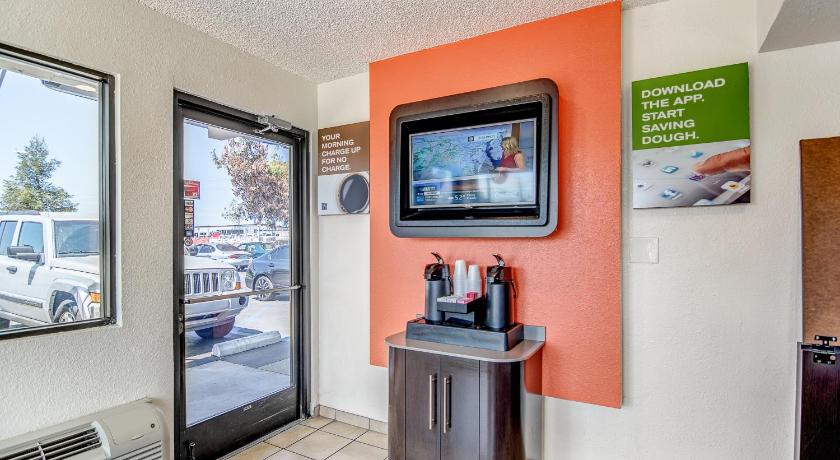 Motel 6-Stockton, CA - Charter Way West