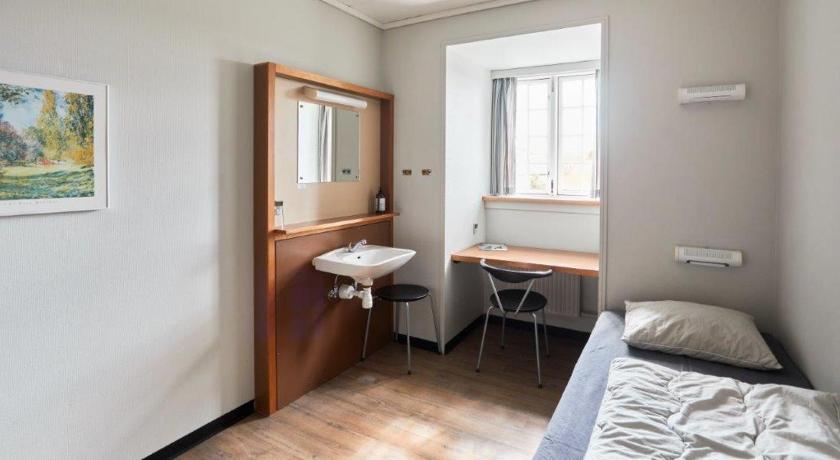 Image of Single Room with Shared Bathroom 1