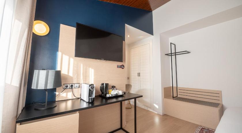 Imatge de Suite amb Banyera d'Hidromassatge (Suite with Spa Bath) 1