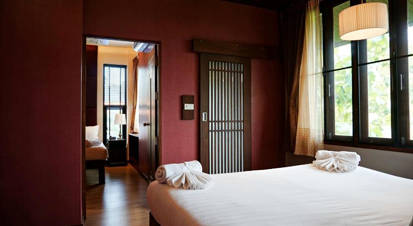 Image of Family Room 8