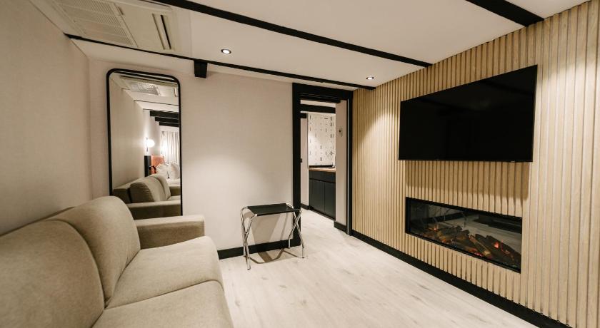 Image of Apartment - Amstel 7