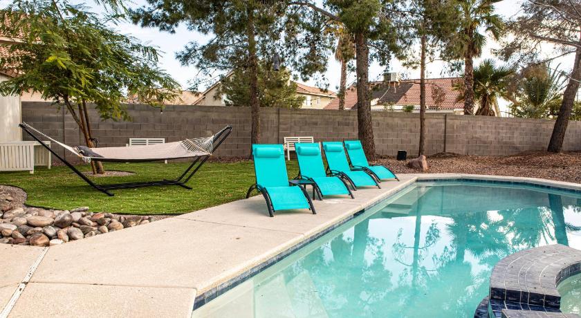 라스베이거스 / 라스베가스 (NV) Comfy Expansive Home - Near the Strip - Heated Pool 3성급 숙소 수영장