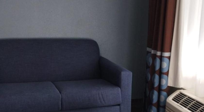 Image of 1 King Bed, Studio Suite, Non-Smoking 11