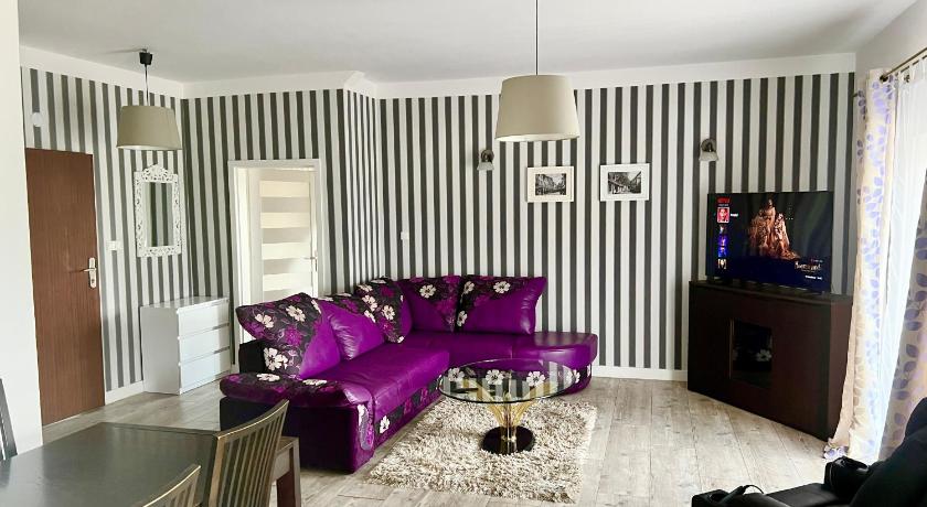 사진: LAS SLUPSKI PREMIUM PANORAMIC APARTAMENT A8 -- Salon balkon widok fotel masaz - - Smart TV55 Wifi Ne - Agoda 할인 예약